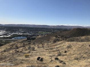 108 Dwinell Dr, Selah, WA 98942