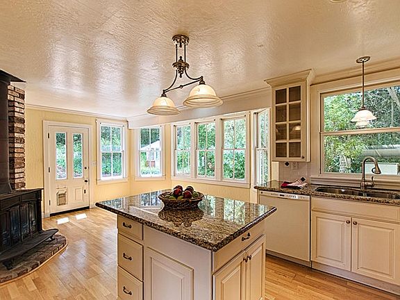 5th image of 341 Sunflower Ln