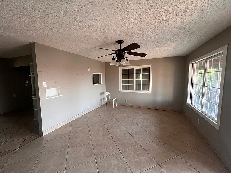 2810 Center St — Photo 12