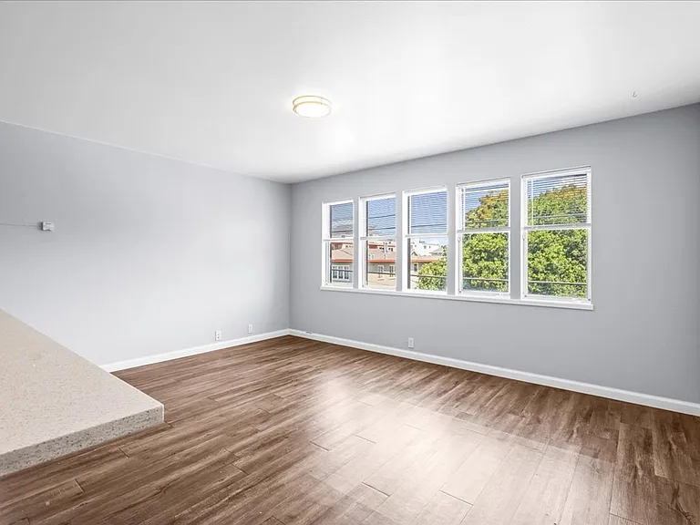 2500 Dana St — Photo 24