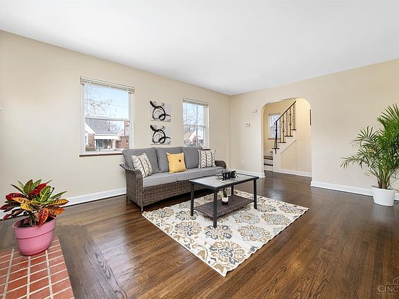 5th image of 1183 East Way