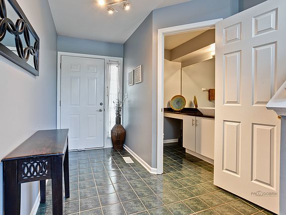 3rd image of 1377 E Baronet Ln #1377