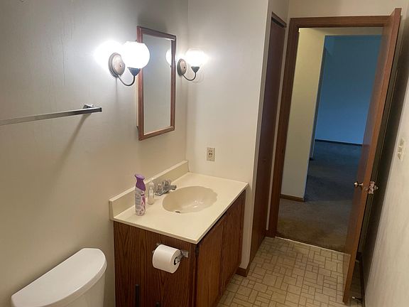 2nd image of 2523 Harvest Dr #2