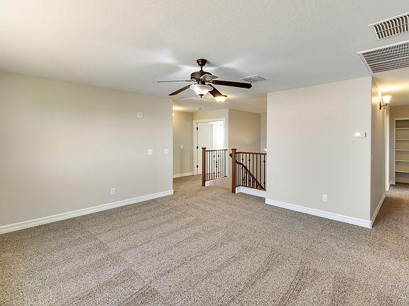 4th image of 242 E Crescent Pl