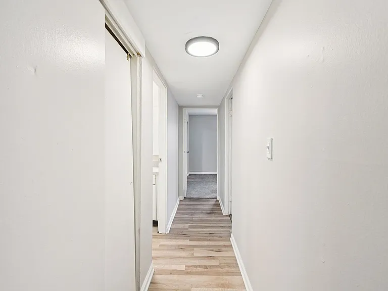 Flats on Tamarack — Photo 21