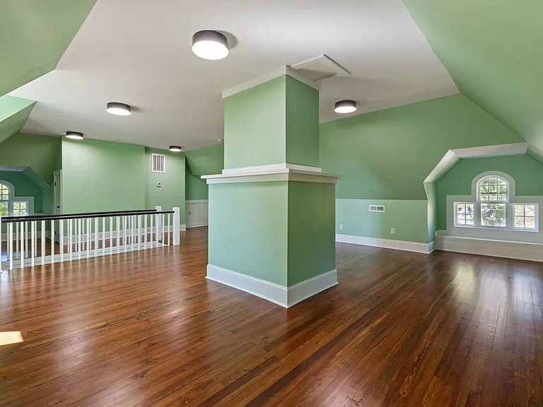 402 S Chester St — Photo 44
