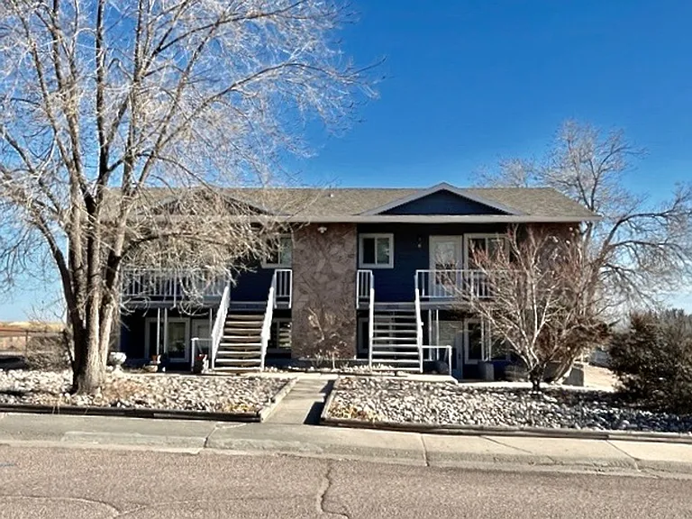 1125 Cree Dr — Photo 2
