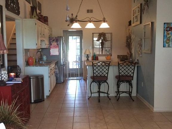 3rd image of 2737 Broadway Dr