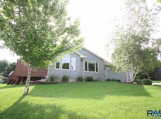 1404 S Hillview Rd, Sioux Falls, SD 57110