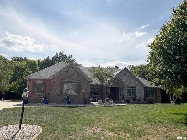 6 Wildwood Ct, Washington, IL 61571