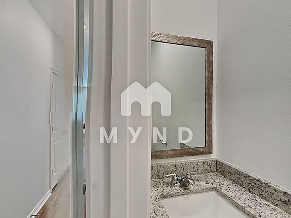 5th image of 1902 Magnolia Ln