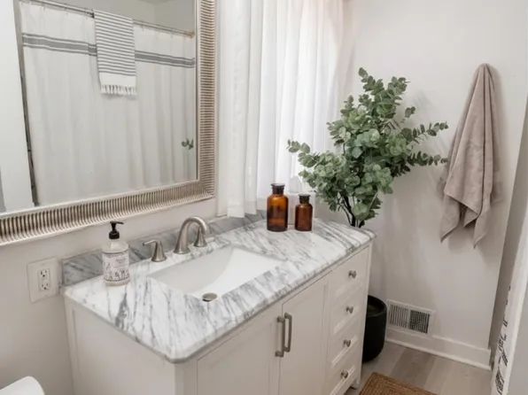 407 Washtenaw Ave #1, Ypsilanti, MI 48197