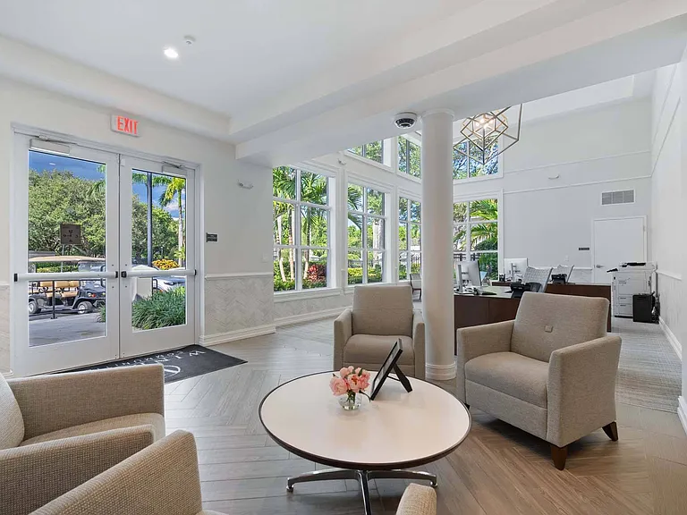 Windsor at Miramar — Photo 17
