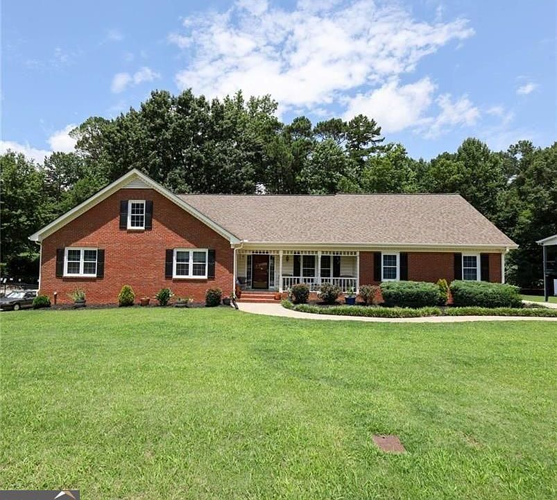 1st image of 3535 Parkwood Hills Ct