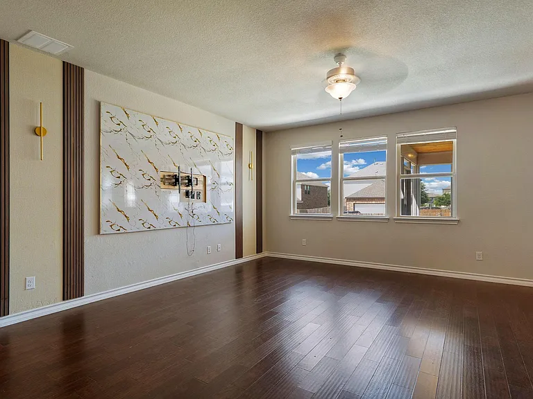 1341 Eagle Ray St — Photo 2