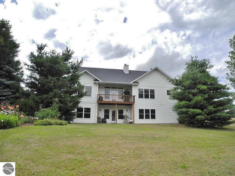 1st image of 3967 Hidden Creek Dr