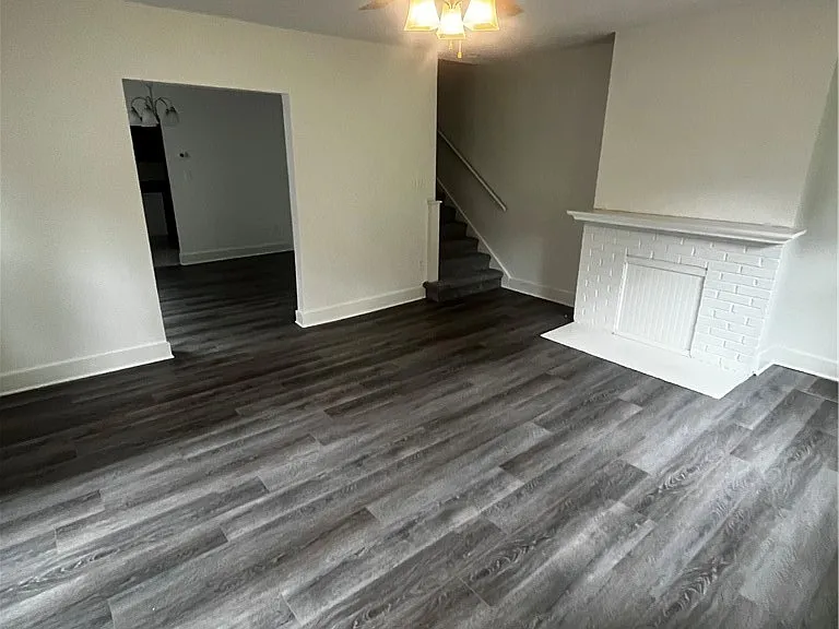 871 W Ingomar Rd — Photo 2
