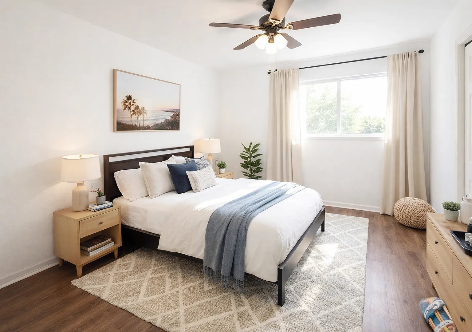 True 1 Bedroom Overlooking Doak Campbell — Photo 2