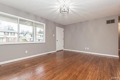 3rd image of 2366 Wesglen Estates Dr