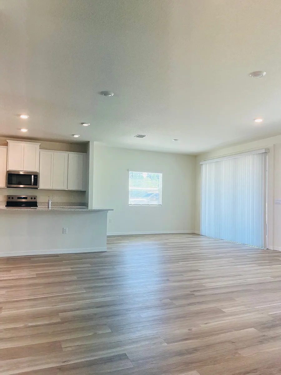 Building Photo - 5305 SW 52nd Ter
