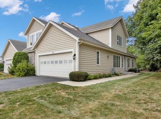 2114 Mount Vernon Dr, Waukesha, WI 53186