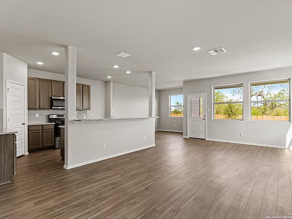 3rd image of 5162 Sandstone Way