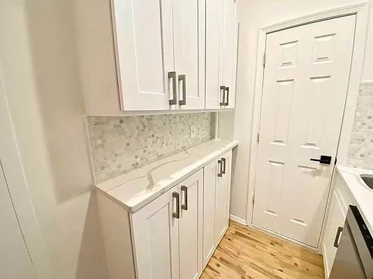 Rented by J PRESTON AND ASSOCIATES INC | media 12