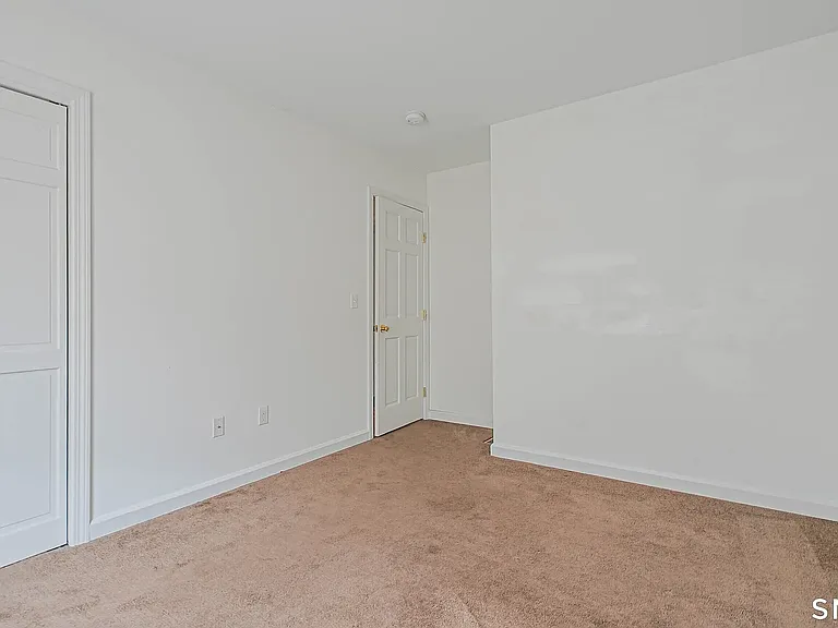 45 Daytona St — Photo 13