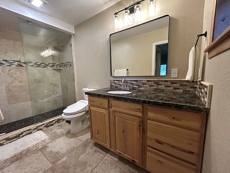 16599 Glenshire Dr — Photo 10