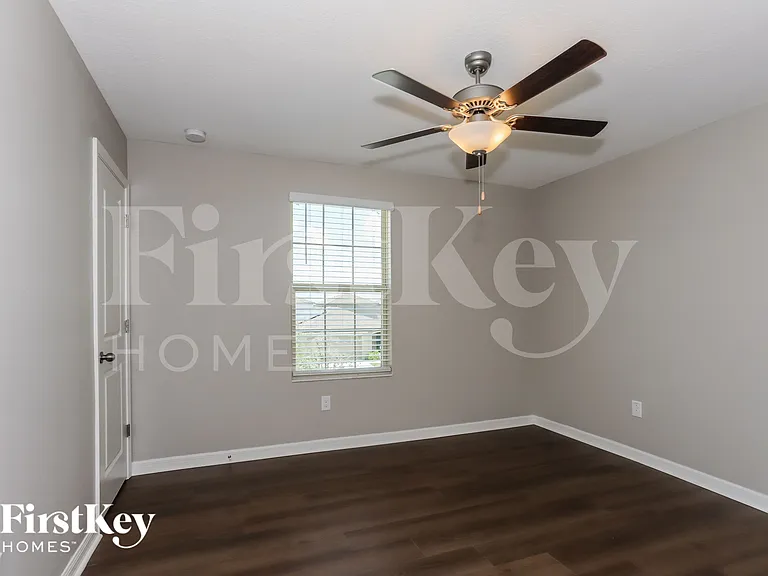 10226 Bright Crystal Ave — Photo 11
