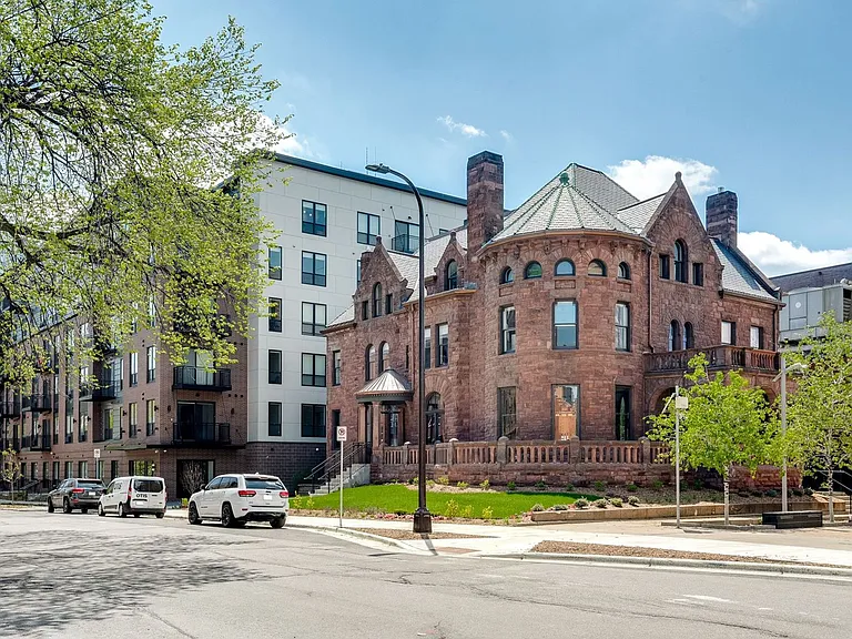 The Abbey Apartments — Photo 1