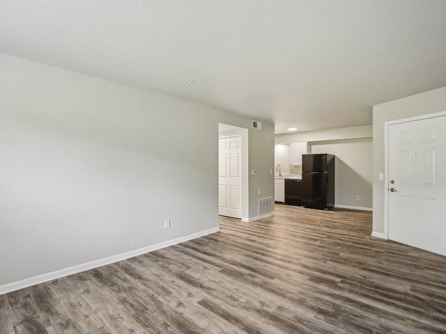 Prospector's Point Apartments — Photo 3