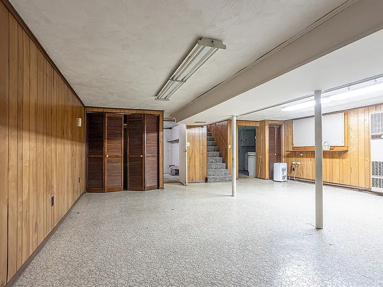 16 Westwood Rd — Photo 14
