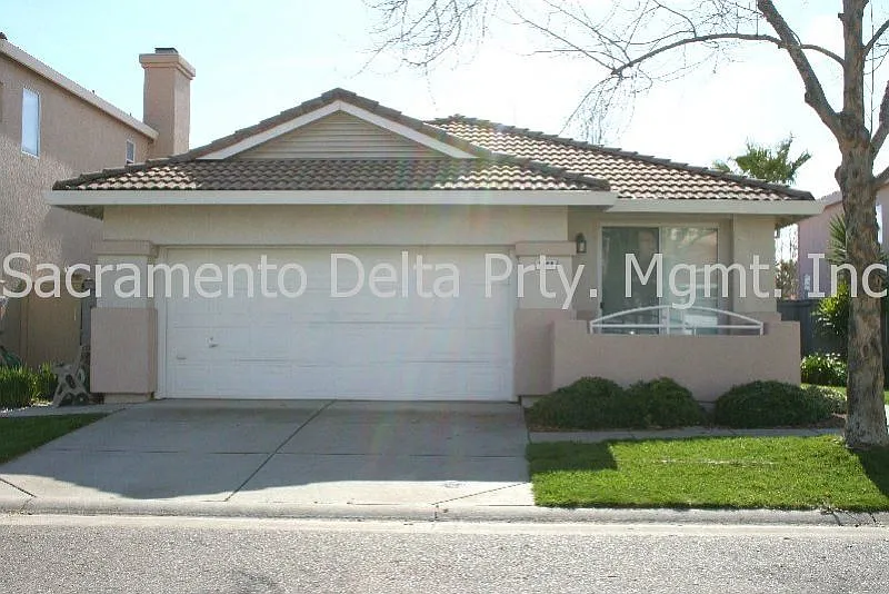 3600 E Island Ct photo 1