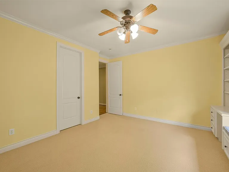 2307 Sheridan St — Photo 41