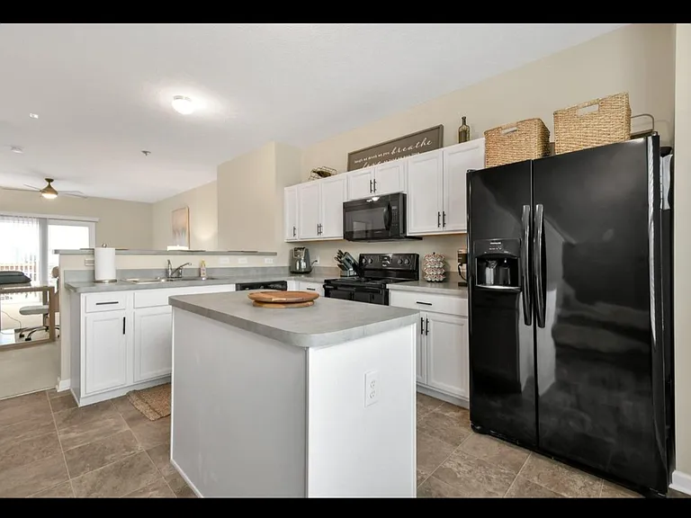 389 Laurel Creek St — Photo 13