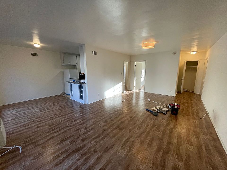 1st image of 1560 N Laurel Ave #218