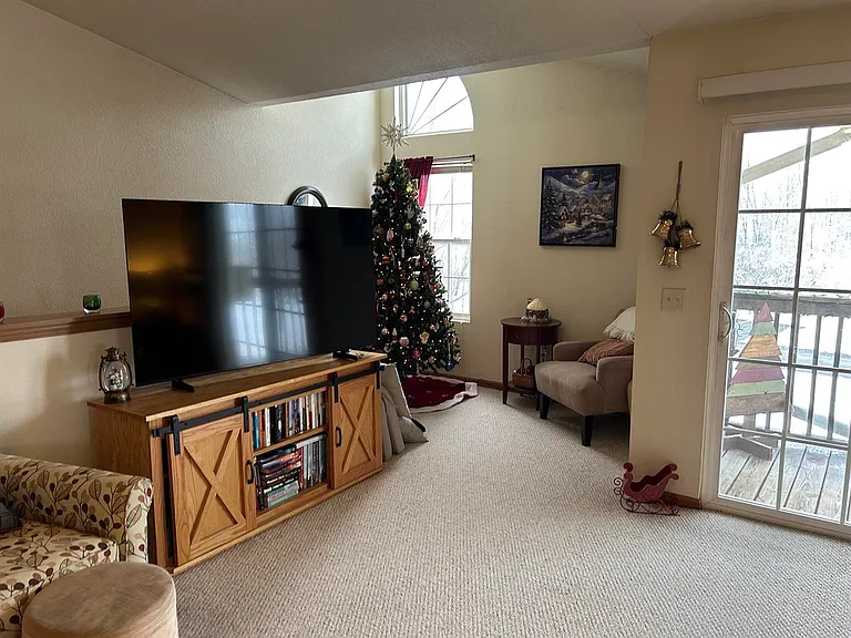 Adam's Court Apartments — Photo 19