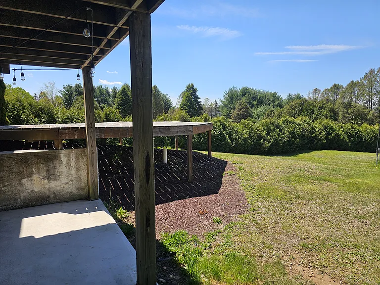 224 Laurel Dr — Photo 42