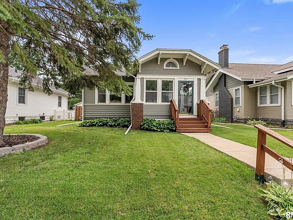 2nd image of 517 E 29th Pl