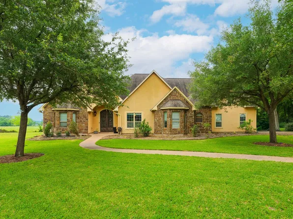10863 Bourbon St, Willis, TX 77318
