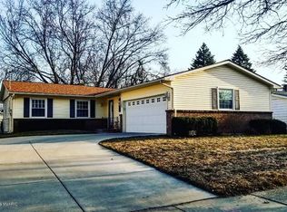 1713 Timberlane Ln NE, Grand Rapids, MI
