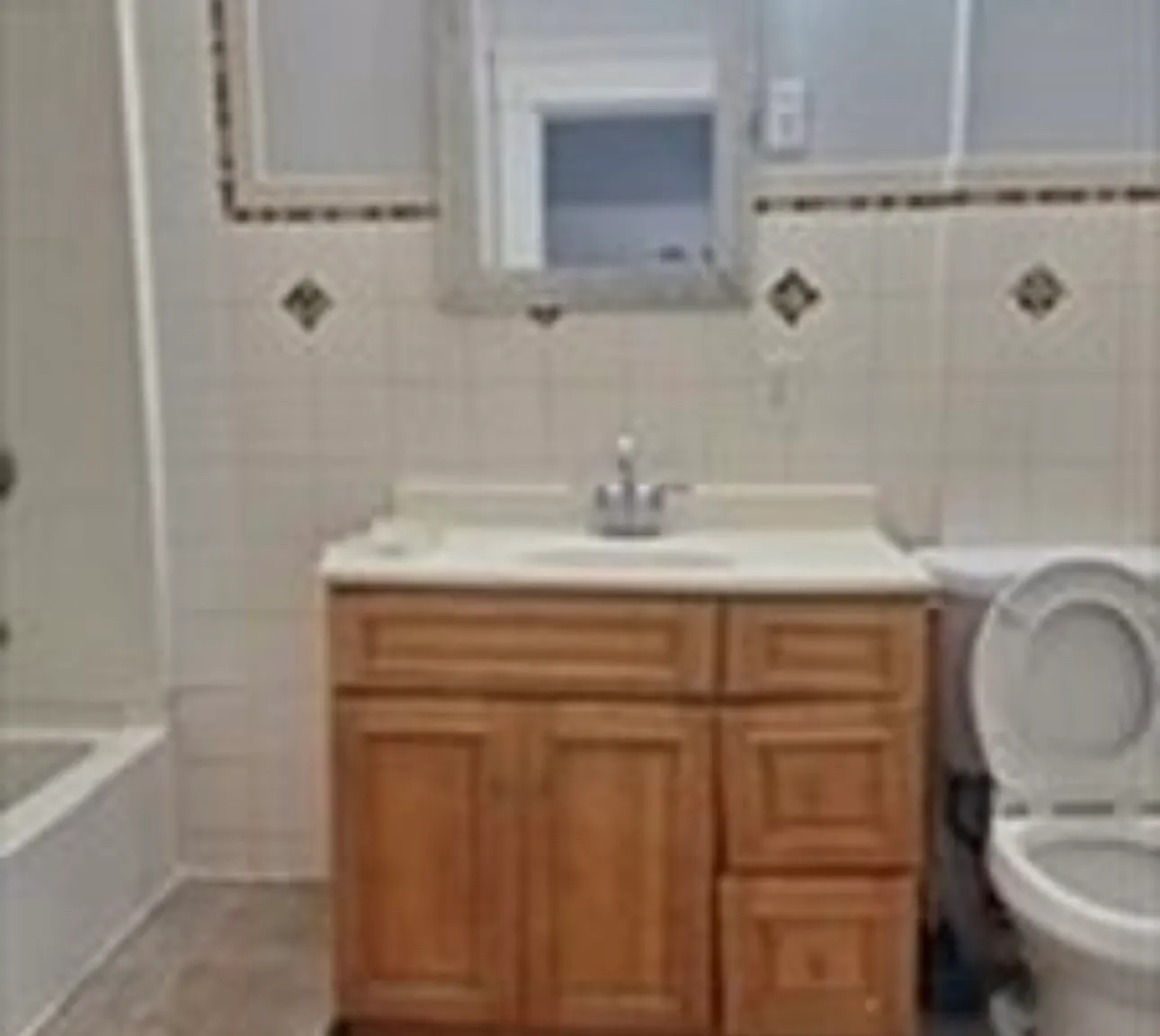 3 bed, 1200 sqft, $2,200 — Photo 4