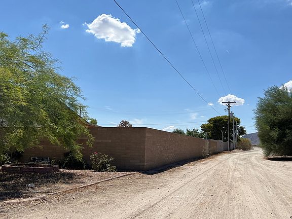5th image of 19306 W Catalina Dr