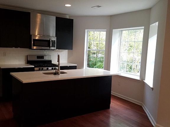 5th image of 5801-23 Morris St #5801B