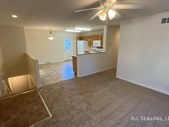 4th image of 616 N Spruce St #616