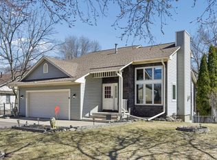 4023 Hadley Ave N, Oakdale, MN 55128