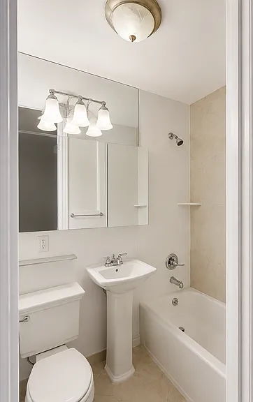 330 E 35th St #3 — Photo 1