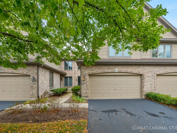 1N636 Augusta Ct, Winfield, IL 60190