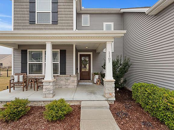2nd image of 1107 Ashford Ct